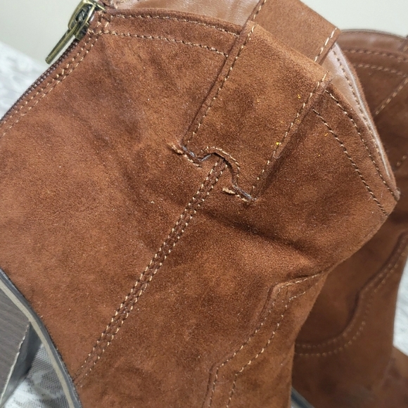 Merona Amazing Brown Suede Heels Boots Women's Size 7 - Picture 7 of 17